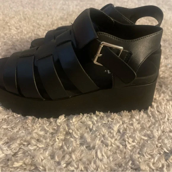 Soda fisherman woman’s platform sandals size 7 never worn - Picture 3 of 6